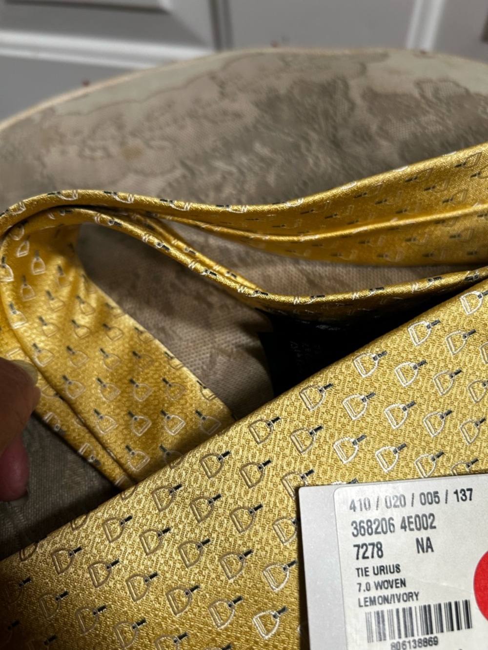 Gucci Gold Micro-Pattern Silk Tie - Picture 14 of 14